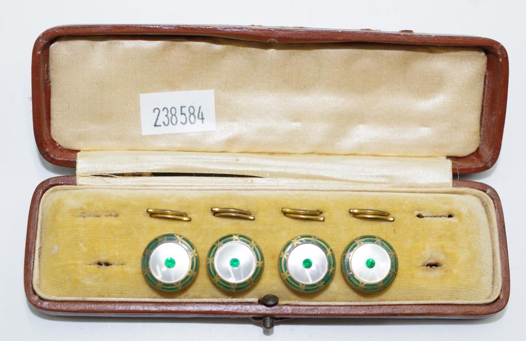 Cased set four vintage MoP buttons - Image 2 of 3