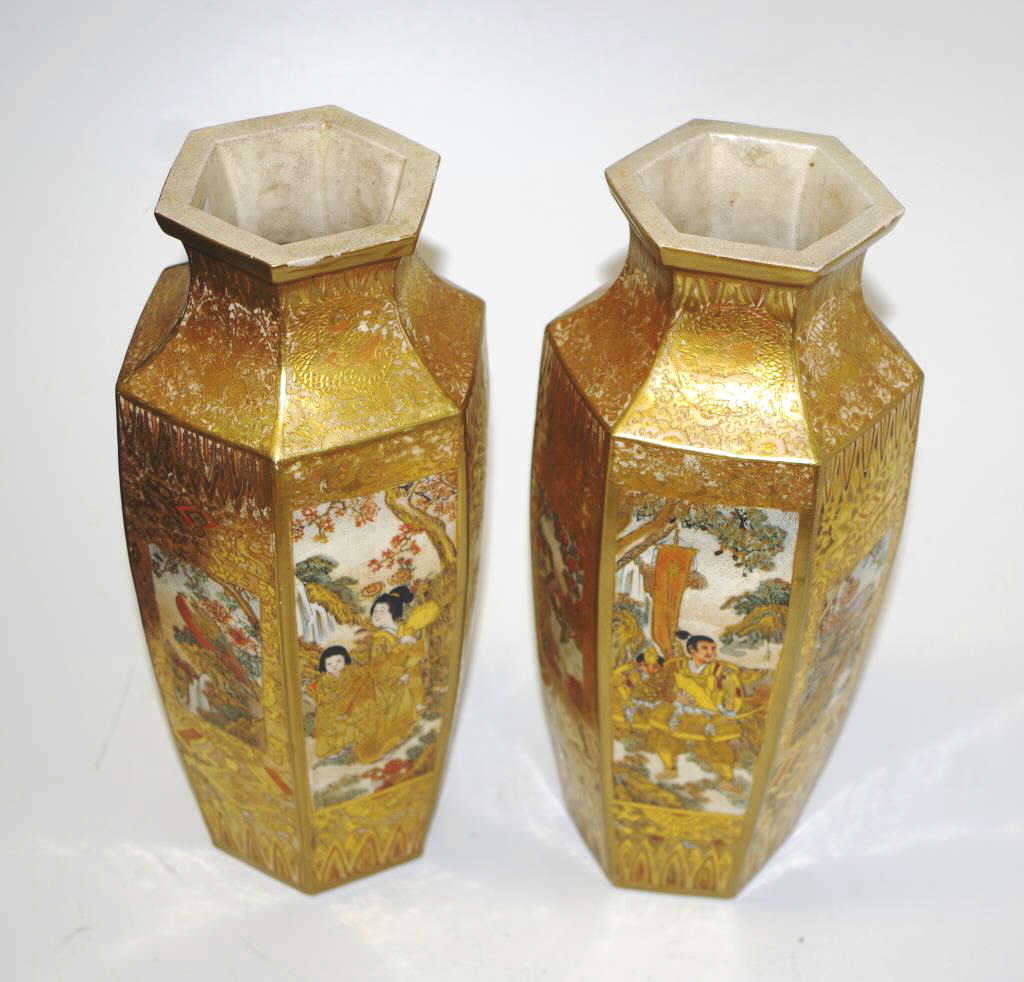 Pair Japanese Satsuma hexagonal vases - Image 2 of 4