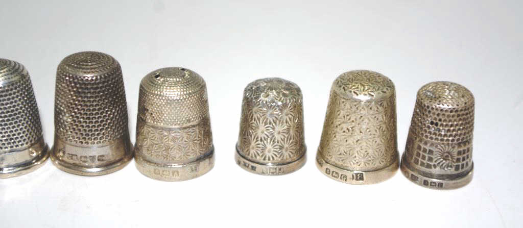 Ten various sterling silver thimbles - Image 3 of 3