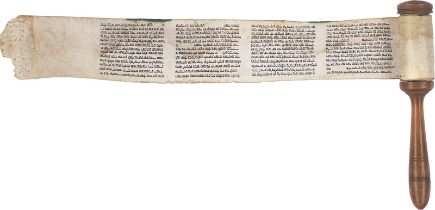 Megillah Esther: Handspindelrolle mit Hebräischer Handschrift auf Pergame...