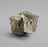 Mineral: Pyrit auf Basalt-Matrix