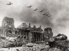 Chaldej, Jewgeni: Planes over the Reichstag