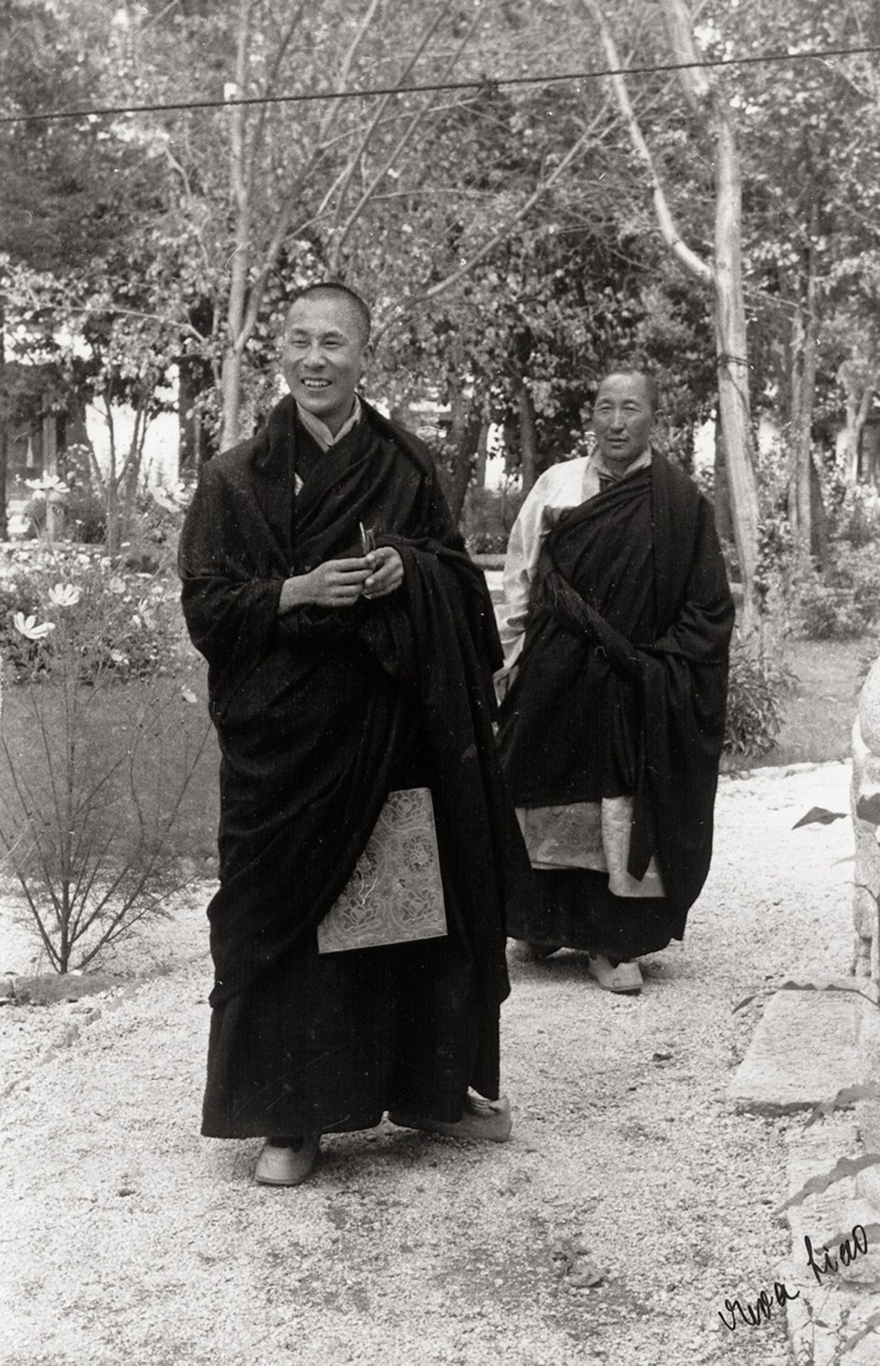 Siao, Eva: The 14th Dalai Lama (Tenzin Gyatso) in Norbulingka Park,...