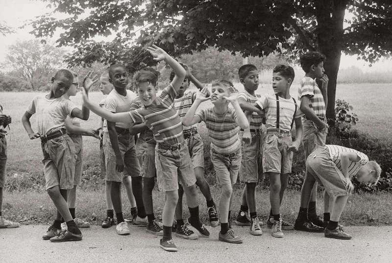 Freed, Leonard: Children from the City of New York in an Upstate New Yor...