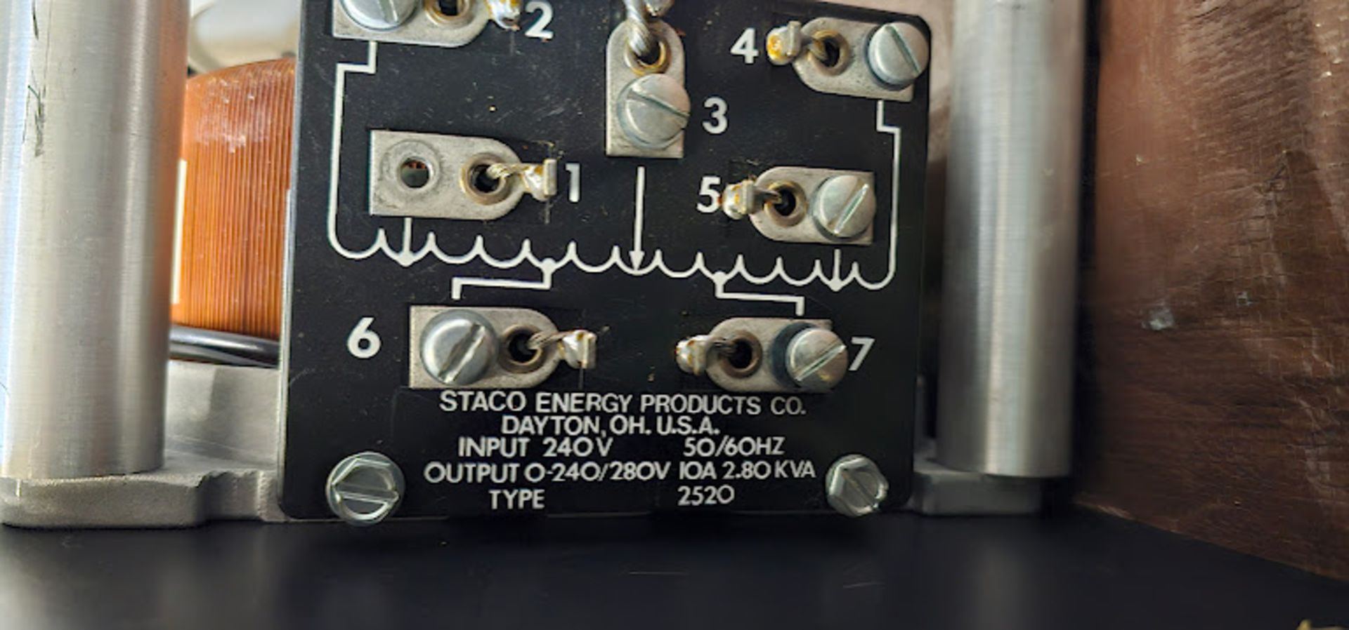 Staco Energy Products Co. Tipe 2520 Input 240V, 50/60Hz, Output 0-240/280 IOA 2.80KVA - Image 4 of 7