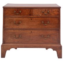 A Regency mahogany chest of drawers, early 19th century, the top with reeded edges,