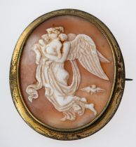 A Victorian shell cameo depicting an angel holding two babies,in gilt metal mount, 5.5cm.