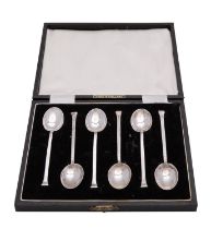 A cased set of six hallmarked silver coffee spoons.