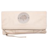 Mulberry. A white leather Daria clutch bag, silver tone hardware, together with dust bag.