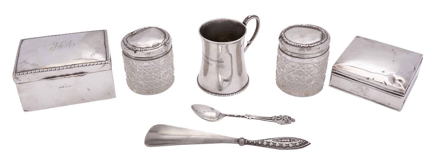 A collection of silver and silver mounted items,