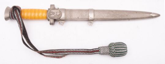 German Red Cross Leader dagger (DRK), double-edged dagger blade without maker.