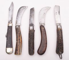 A group of five various pruning and pocket knives, comprising a beech handled knife by Gerlach,