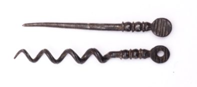 A George III steel peg and worm corkscrew, circa 1800.