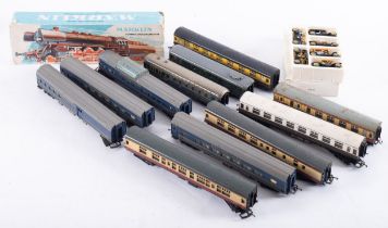 A boxed Marklin OO/HO gauge 'Schnellzoglokomotive', 4-6-2 DB black No.