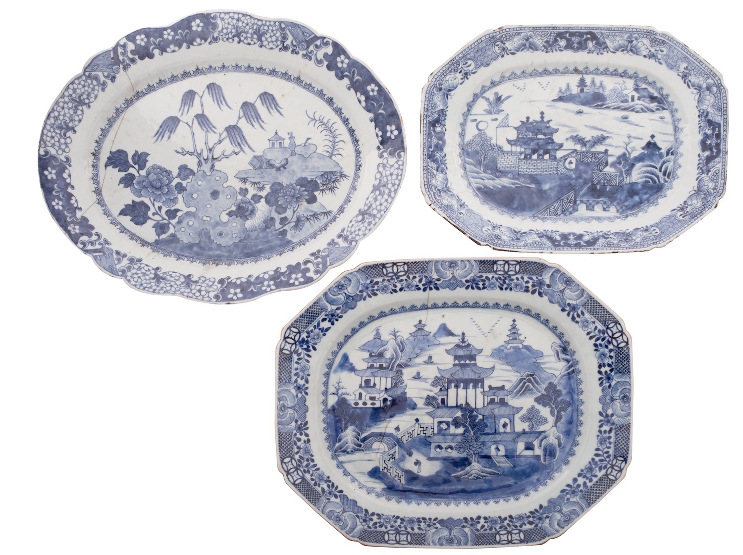 A group of three Chinese blue and white meat dishes late Qianlong/Jiaqing,