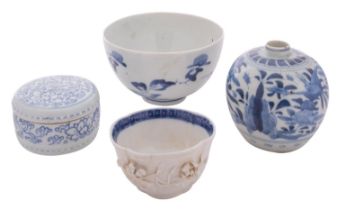 A small mixed lot of Chinese blue and white porcelain comprising a circular bowl painted with