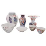 A mixed lot of Chinese porcelain, Qing dynasty and later comprising a Chinese Imari spittoon,