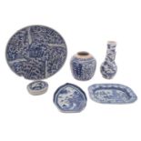 A mixed lot of Chinese blue and white porcelain, Qing dynasty and later comprising two small dishes,