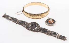 A Silver shell cameo locket pendant, 2.