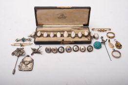 A shell cameo bracelet, gold St Christop