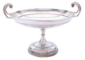 An Edward VII silver kylix vase by Walker and Hall, Sheffield 1905, twin high C scroll handles, 24.
