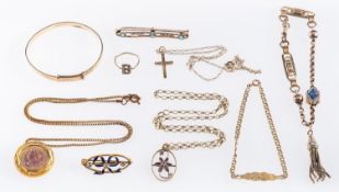 A mixed group of jewellery, including a 9ct yellow gold bracelet engraved 'Katy', UK hallmark, 2.