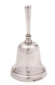 A George V silver table bell by Deakin & Francis Ltd, Birmingham 1919, 12cm high, 2.9ozt.