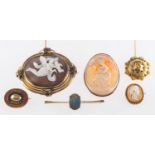 A mixed group of jewellery, including a Victorian revolving cameo brooch,