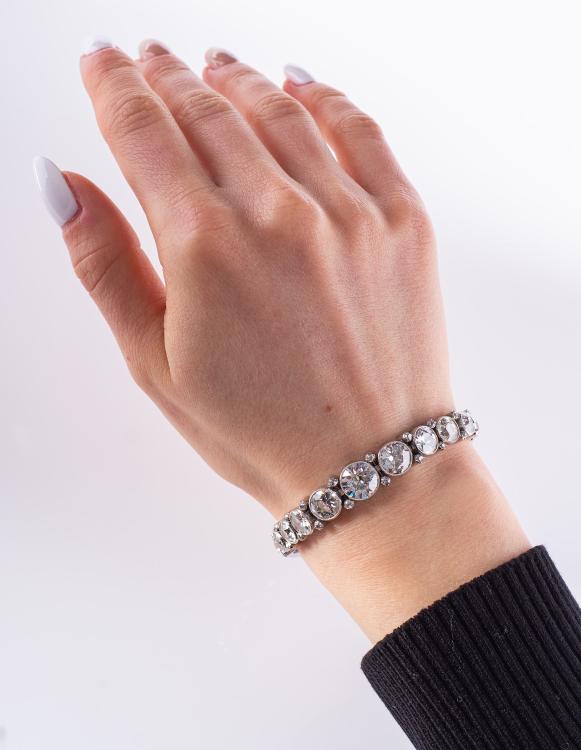 An Art Deco diamond bracelet, - Image 2 of 8