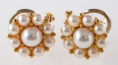 Two pairs of pearl earrings,