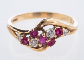A 9ct yellow gold crossover design ring,