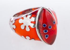 A murano glass ring by Alan K, a red mil