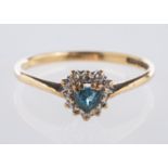 A 9ct yellow gold cluster ring, set cent