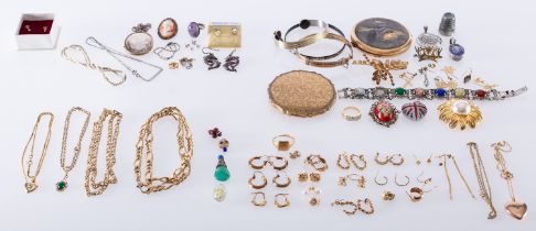 A mixed group of jewellery, to include c