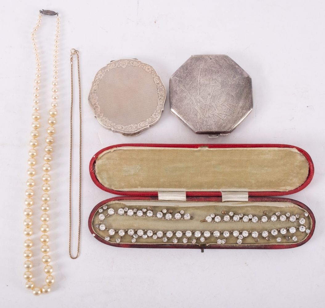 Timed Auction: Jewellery, Silver, Books etc. - Bearnes Hampton & Littlewood