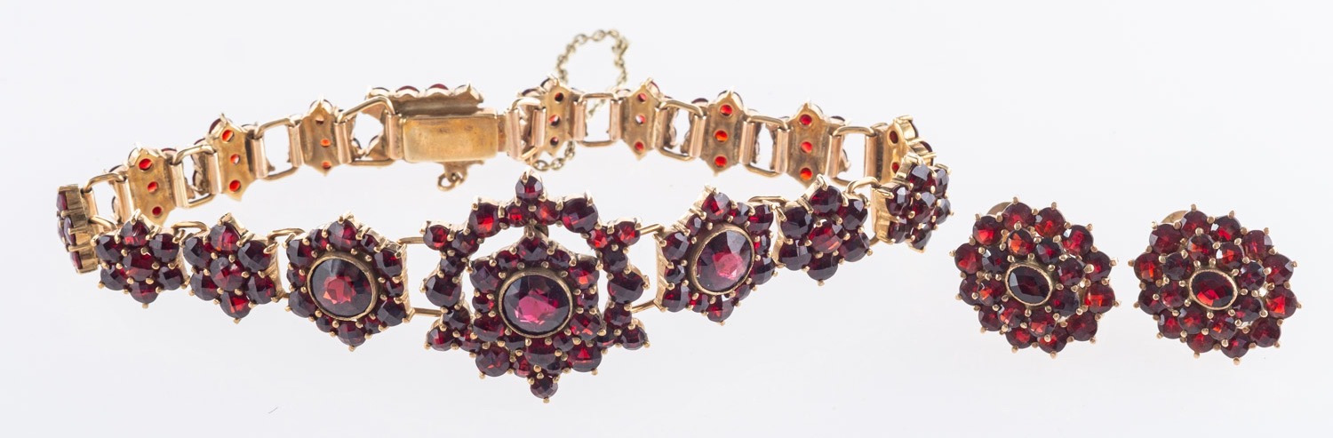 A bracelet and matching earrings, includ