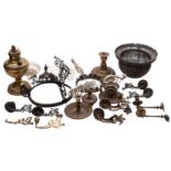 A quantity of assorted brass domestic lighting,