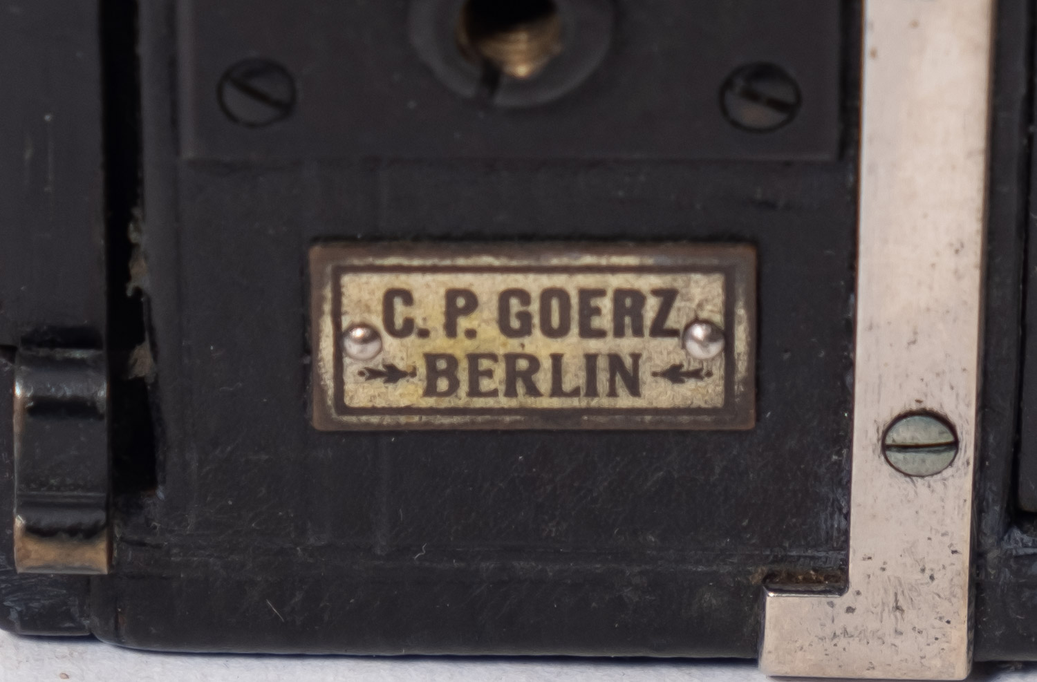 A leather-cased quarter plate camera, maker SP GOERZ, Berlin, - Image 4 of 4