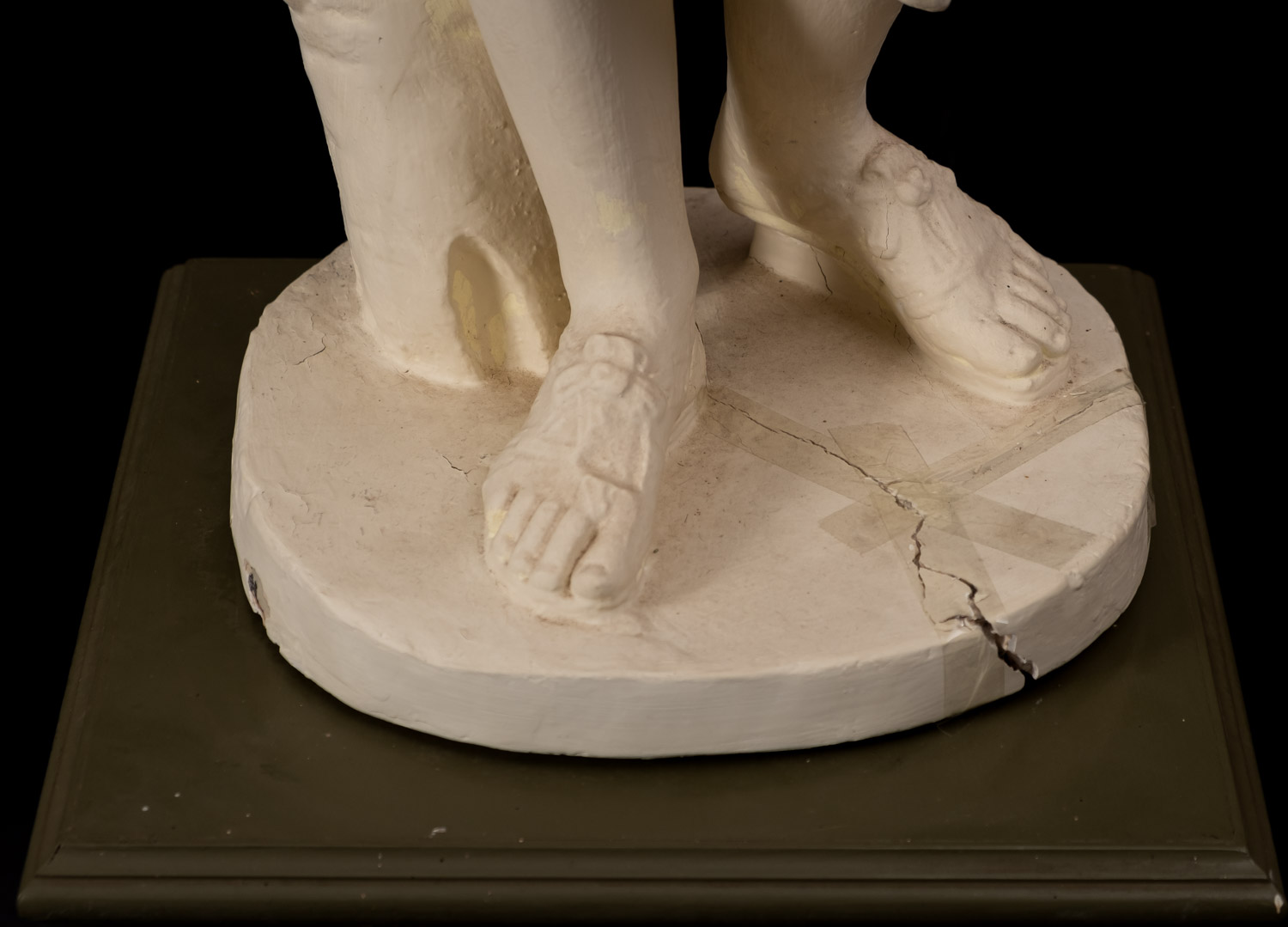 A painted plaster model of the Diana de Gabies standing, late 19th/early 20th Century, 115cm (3ft 9. - Image 2 of 3