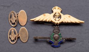 A pair of 9ct gold Masonic cufflinks, 6.