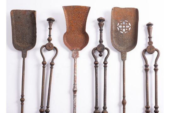 A group of 19th century fire irons, comprising a Regency shovel and tongs set, - Image 1 of 2