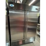 Réfrigérateur DANAIR NRG2SDC54, 2 portes, Acier Inox. sur roues a/ 1 rack a patisserie & 3 tablettes