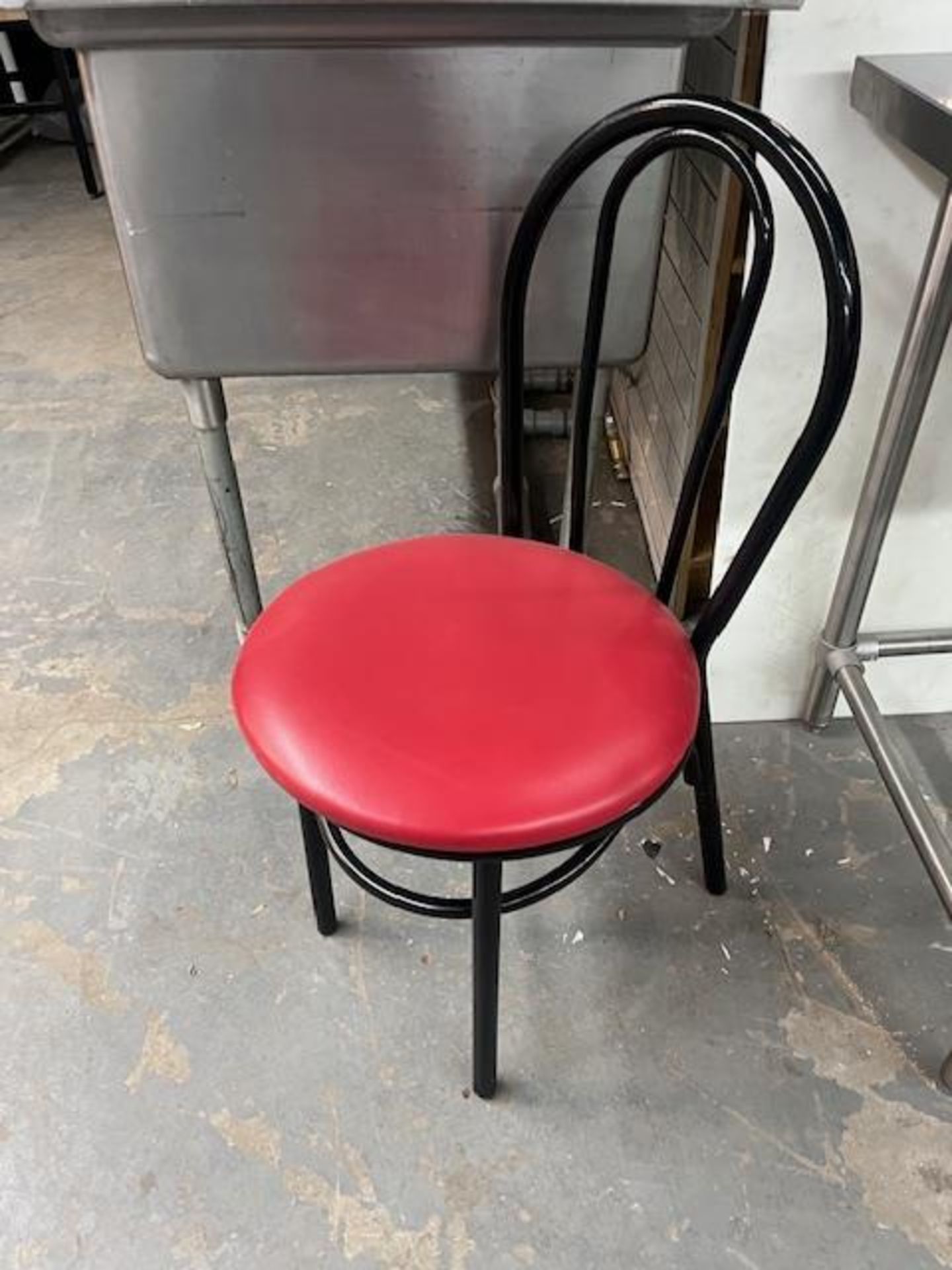 (10) Chaises Bistro sièges cuir rouges / métal