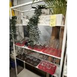 Lot de decos et verres etc sur rack