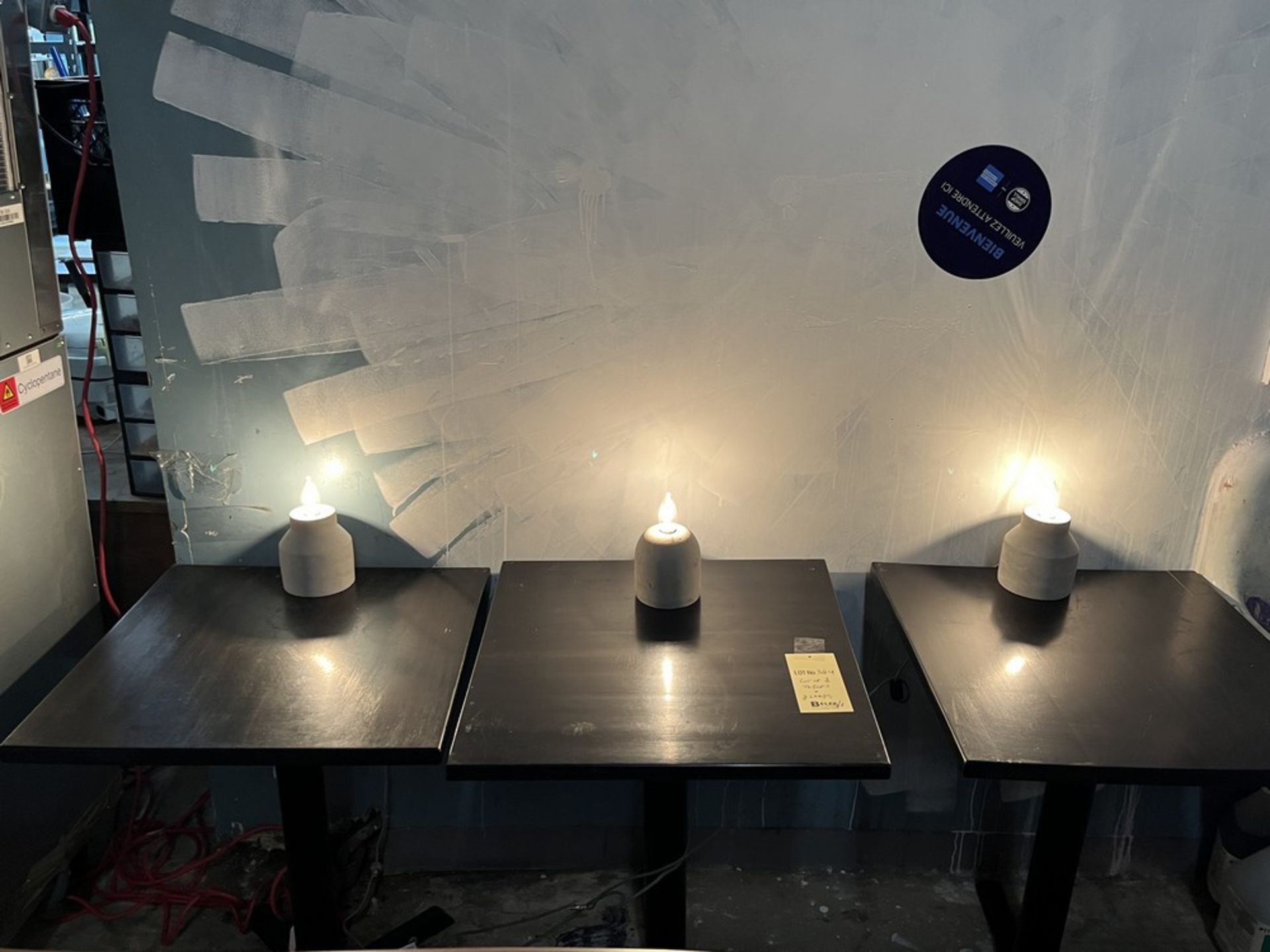 Lot de 3 tables bistro et 3 belles lampes intéressantes