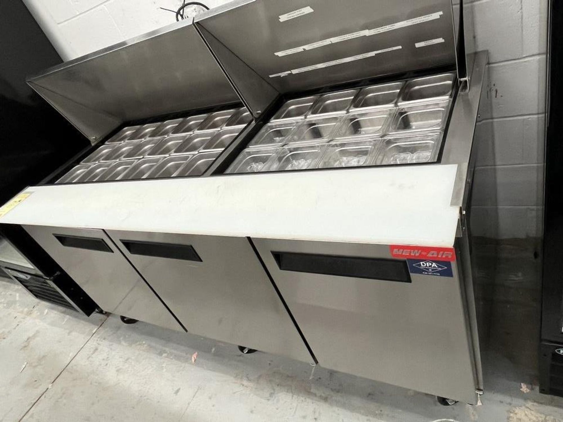 Comptoir de préparation réfrigéré NEW AIR 3 portes 95 x 28 " - Image 2 of 2