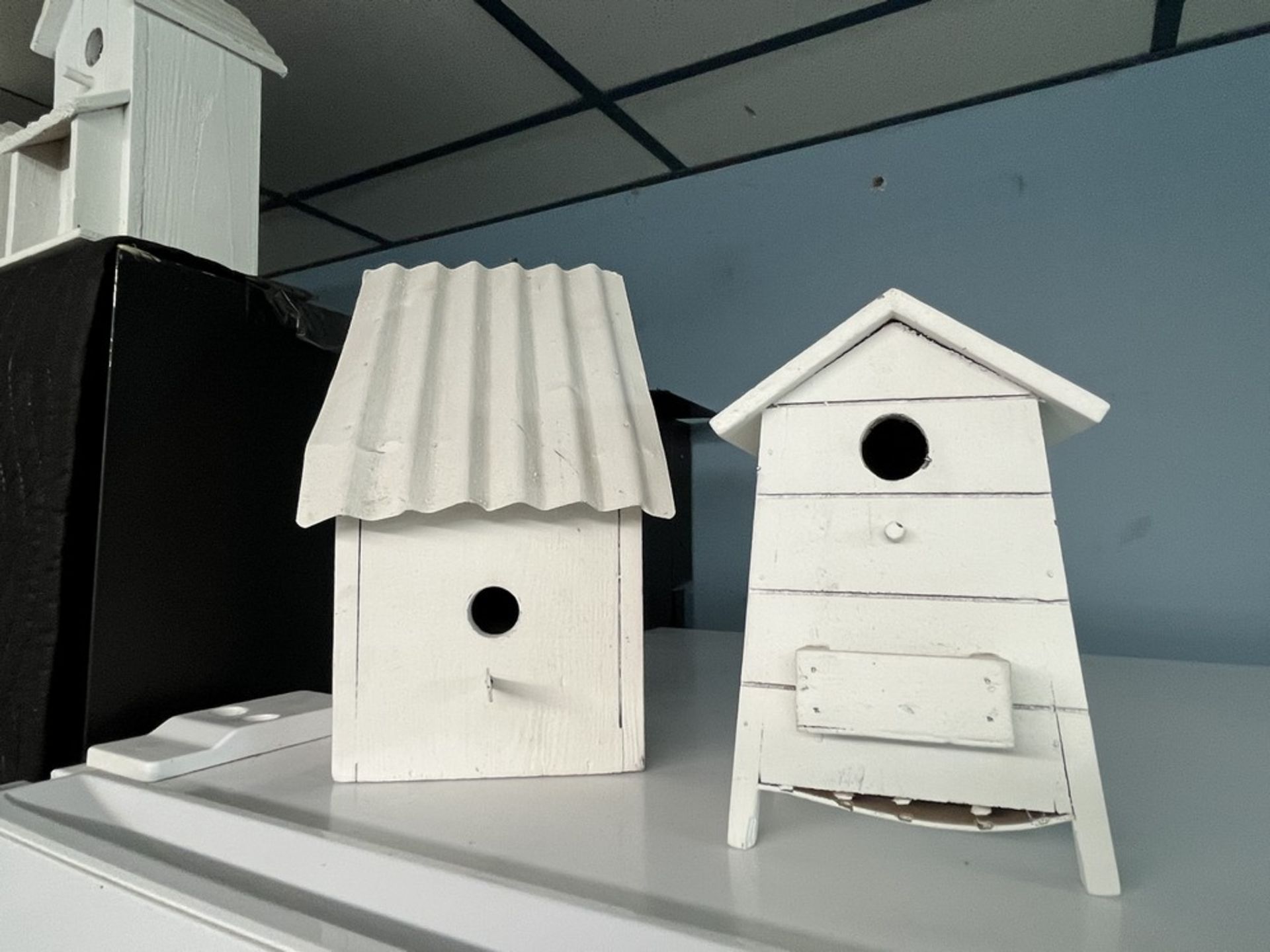 Lot de 8 maisons oiseaux variés , bois - Image 3 of 3