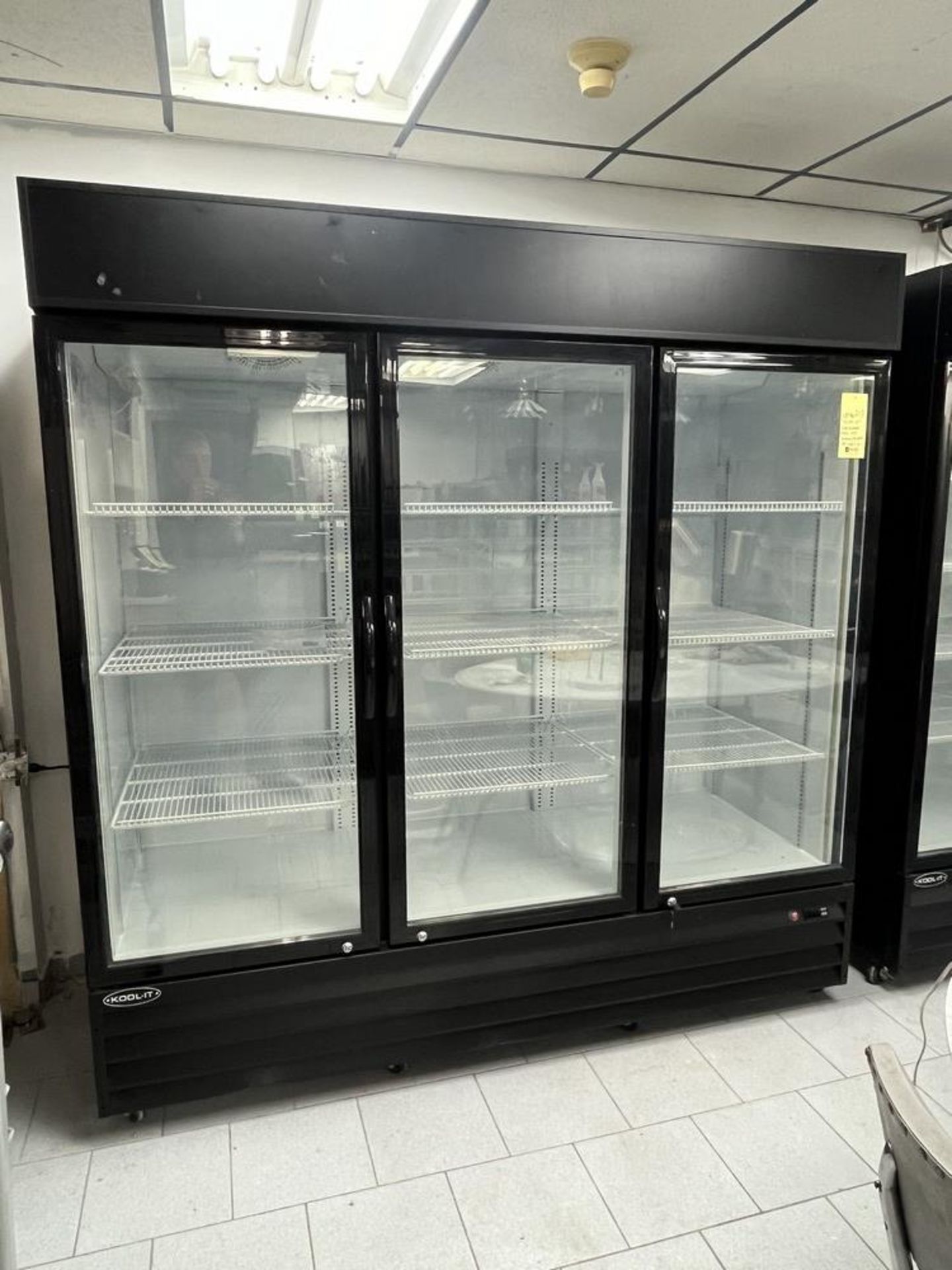 Réfrigérateur KOOL IT 3 portes # KGM-75 sur roues - 79 x 31 x 81 " - COMME NEUF