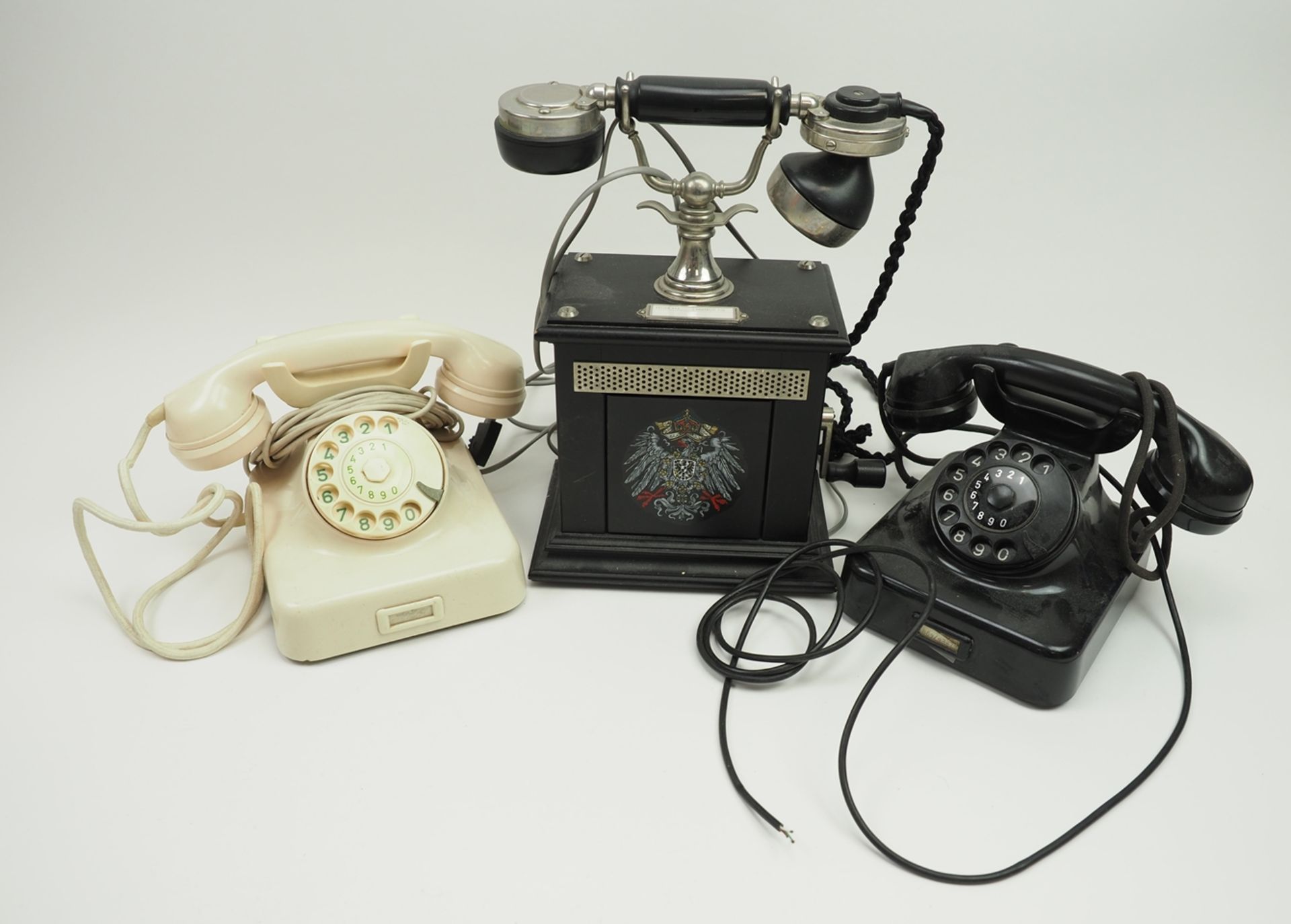 Lot Telefone / Amtsapparate - 3 Exemplare.