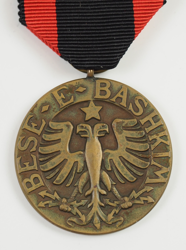 Albanien: Orden vom Schwarzen Adler, Bronze Medaille.